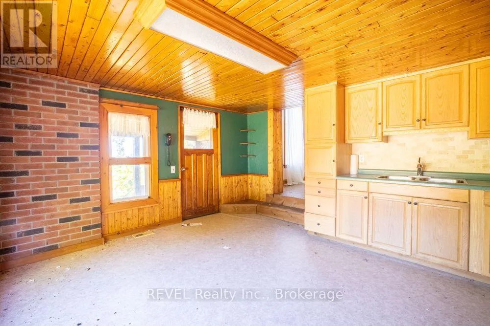 2277 RIDGEMOUNT ROAD