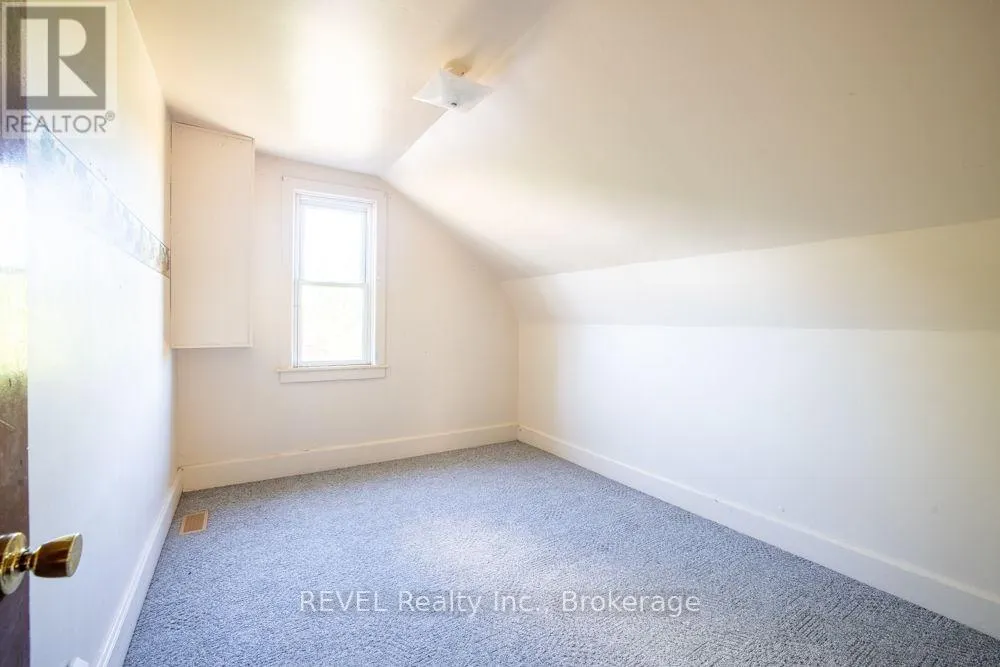 2277 RIDGEMOUNT ROAD