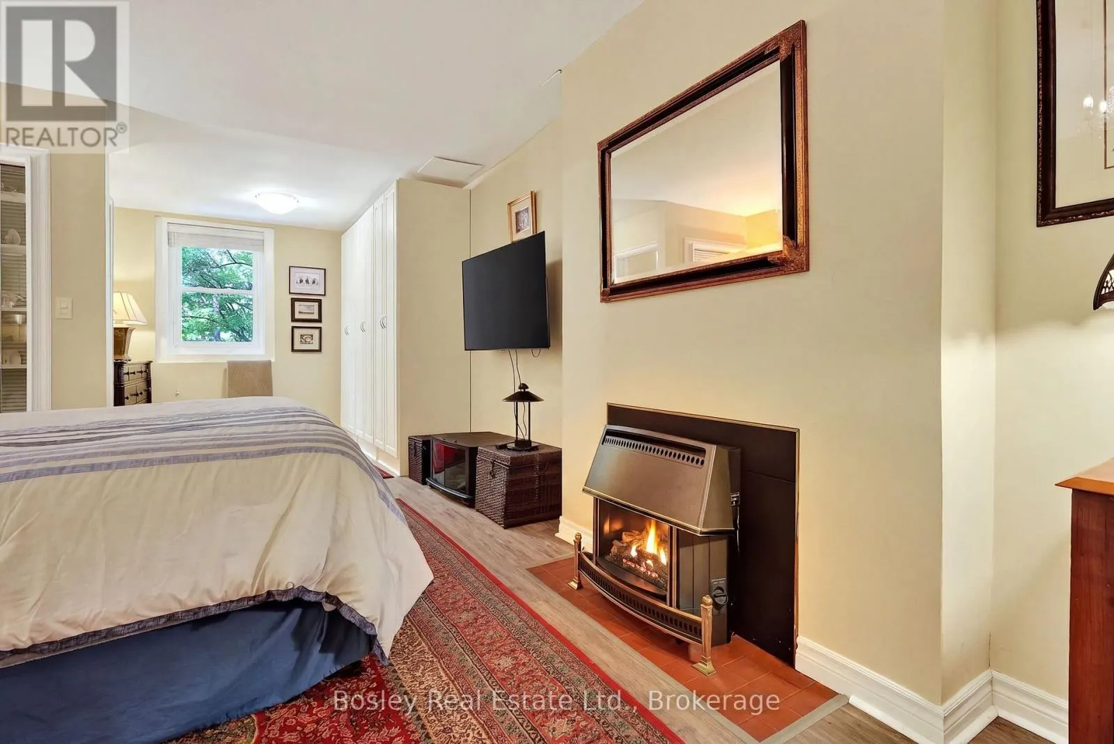 4 BALDWIN STREET