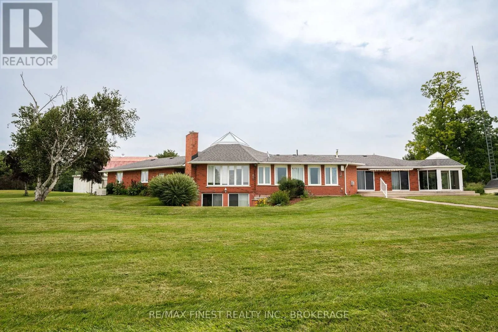 32 HOWE ISLAND DRIVE