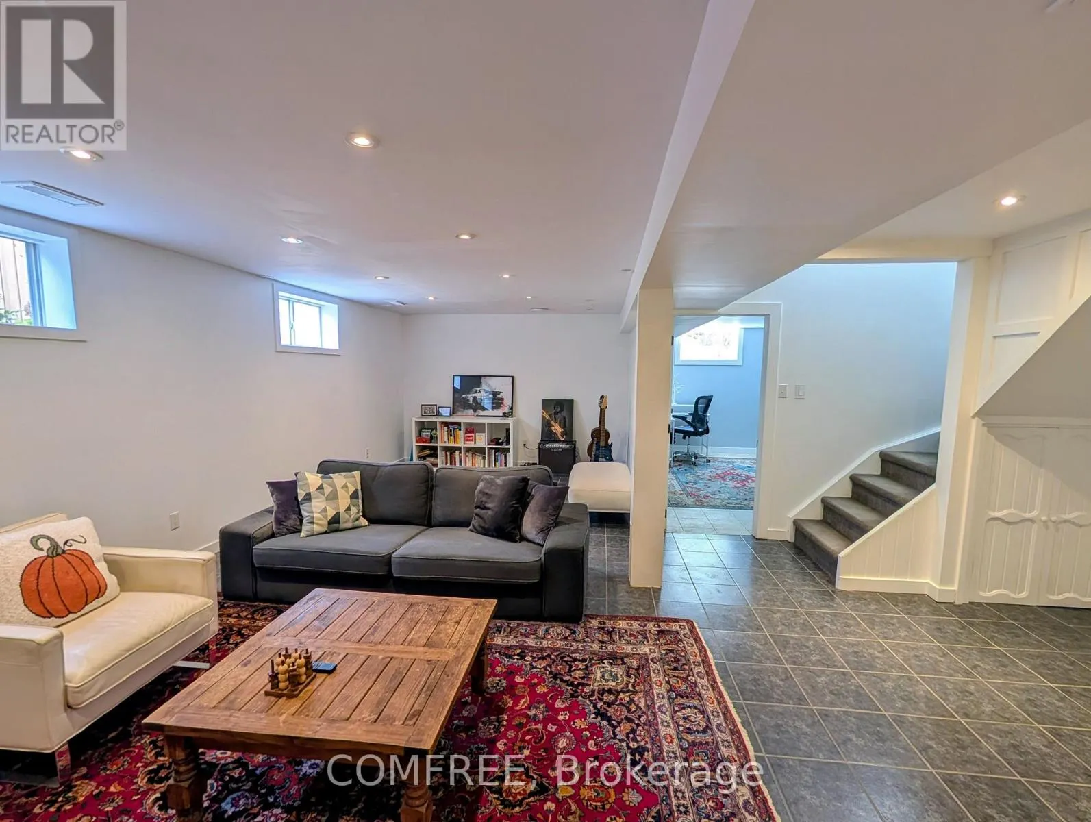 12 MILLBRIDGE CRESCENT