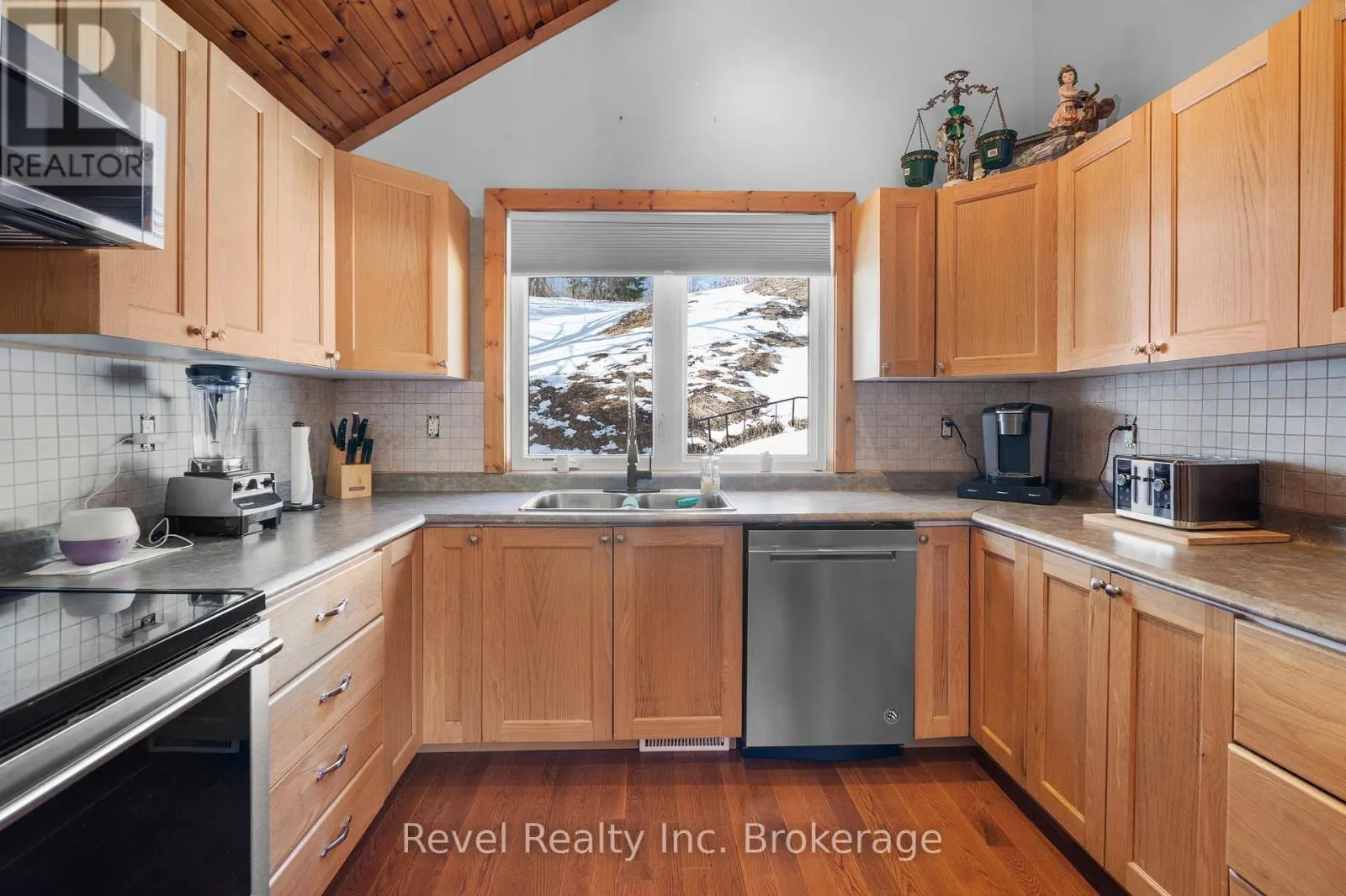 2242 HIGHWAY 124
