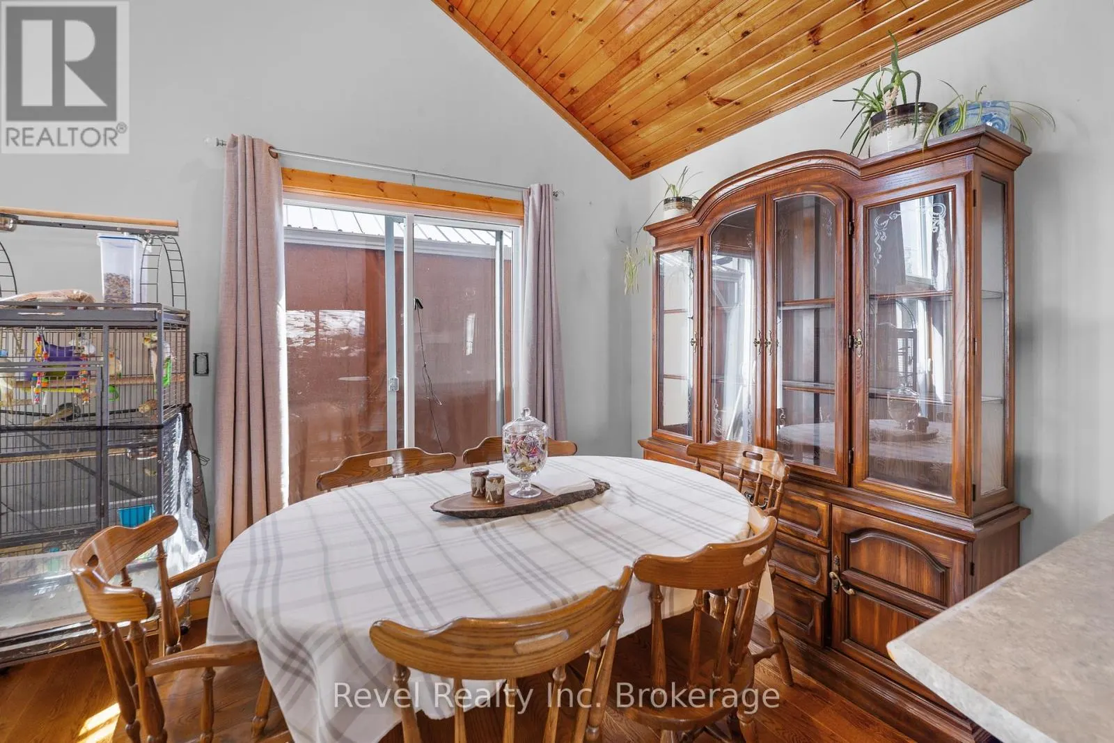 2242 HIGHWAY 124