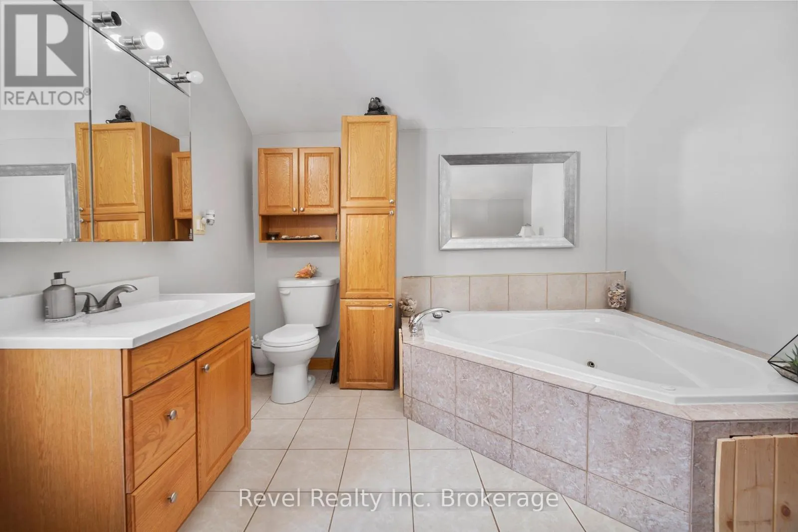 2242 HIGHWAY 124