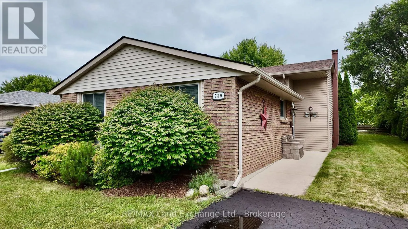 739 PALMATEER DRIVE