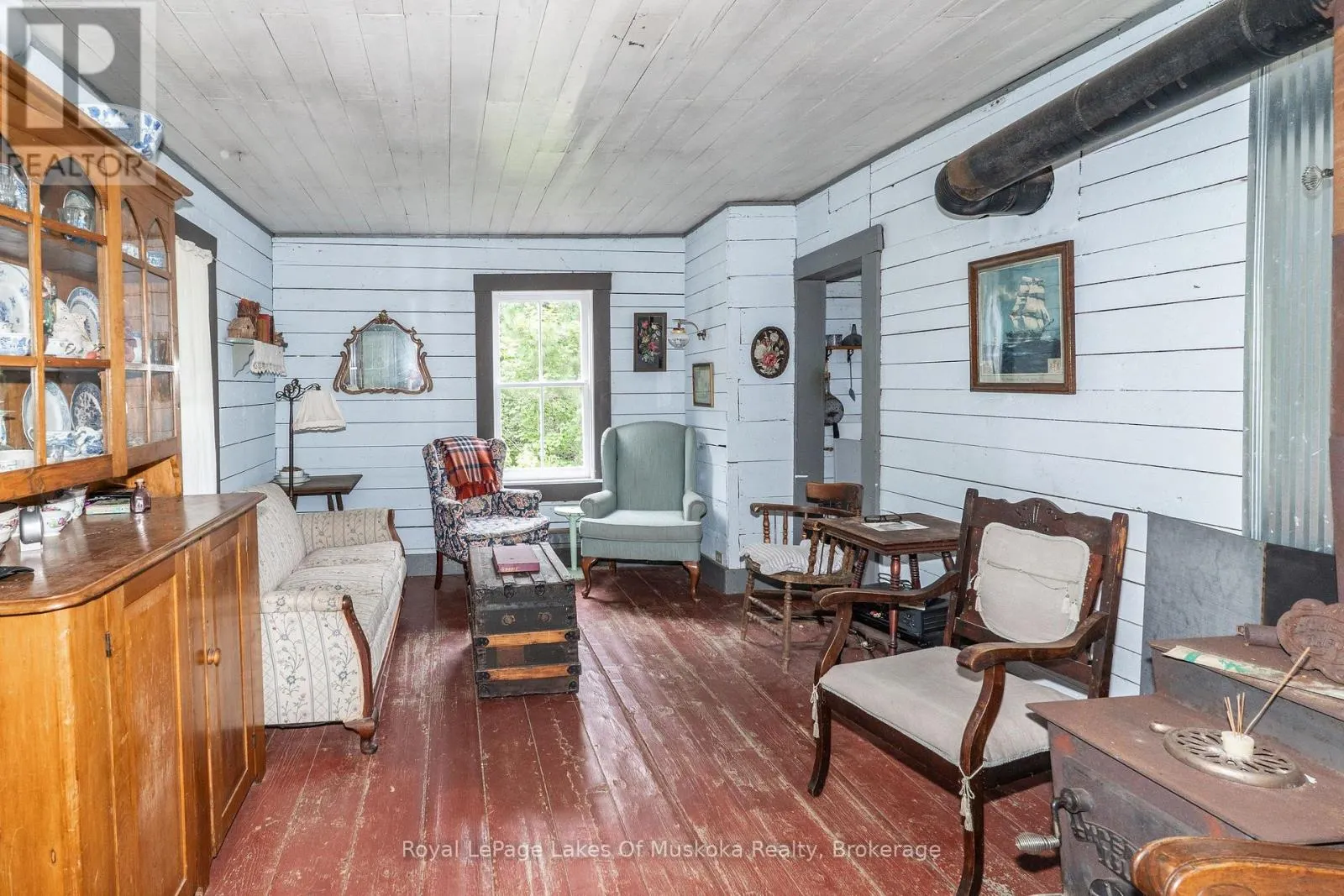 1099 WOLFKIN LAKE ROAD