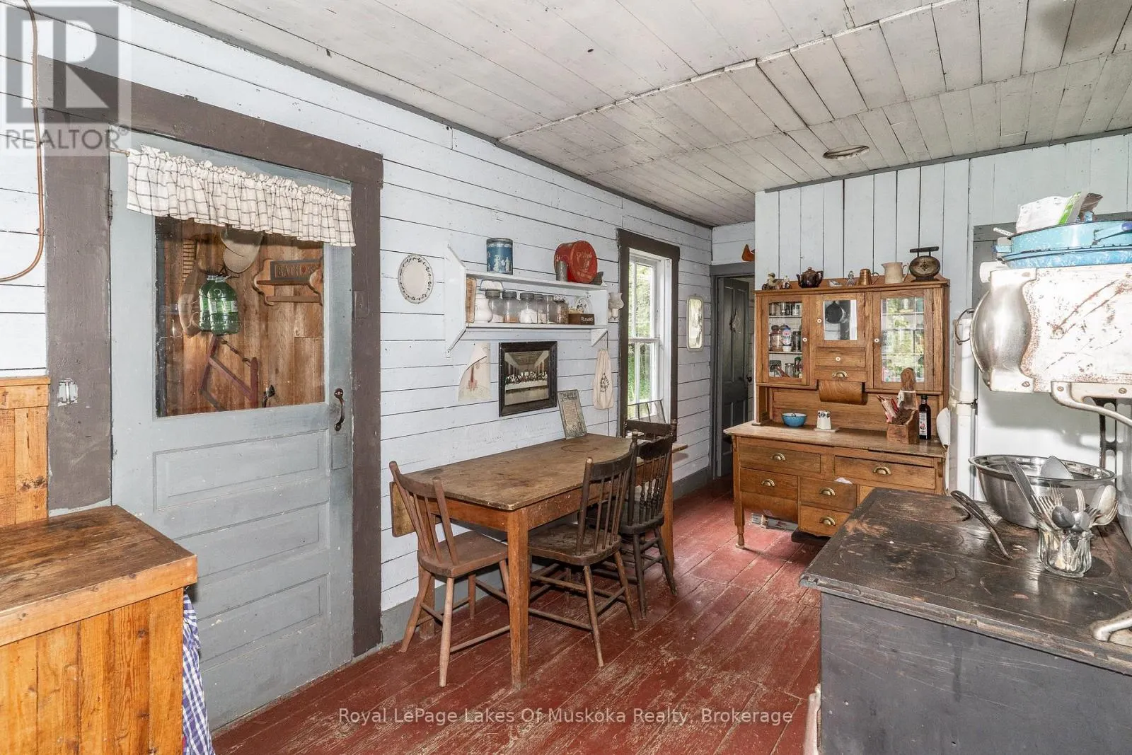 1099 WOLFKIN LAKE ROAD