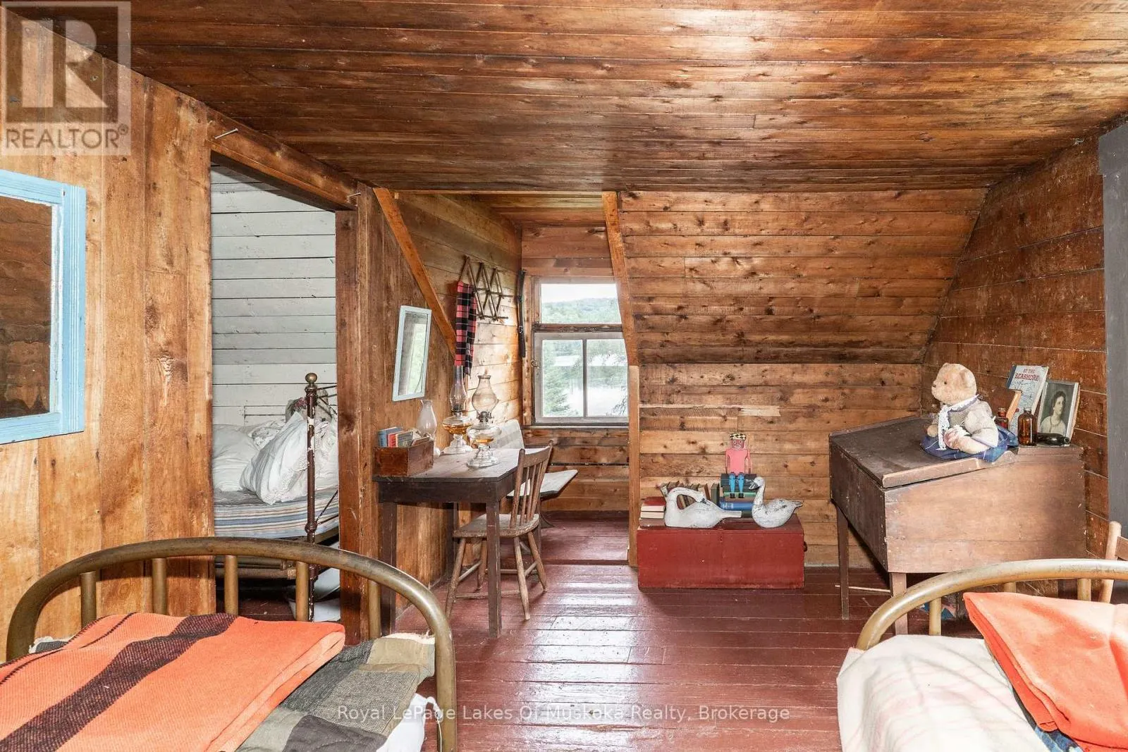 1099 WOLFKIN LAKE ROAD