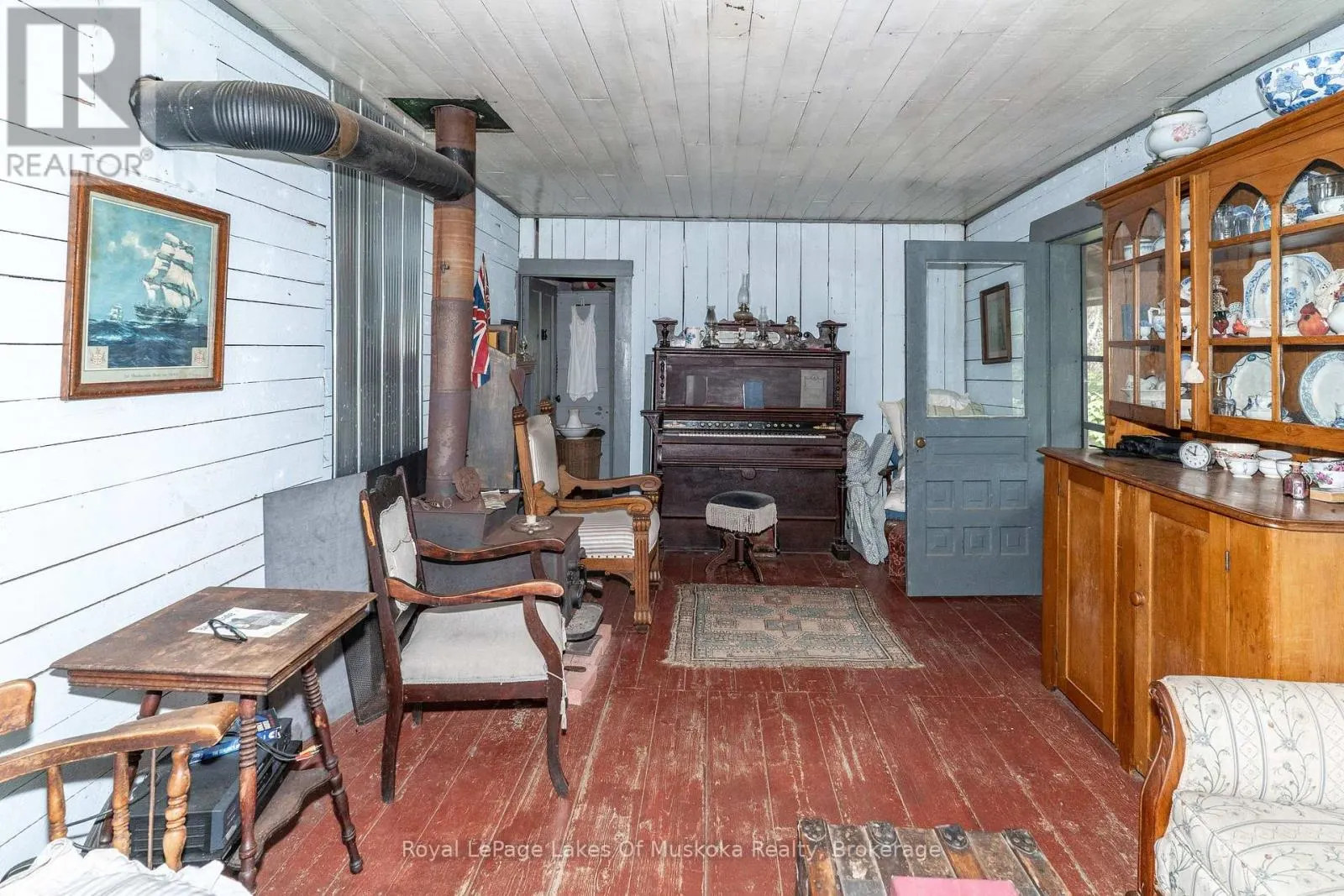 1099 WOLFKIN LAKE ROAD