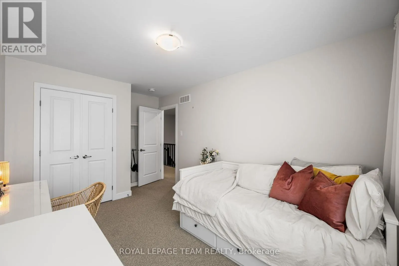 800 SOLARIUM AVENUE