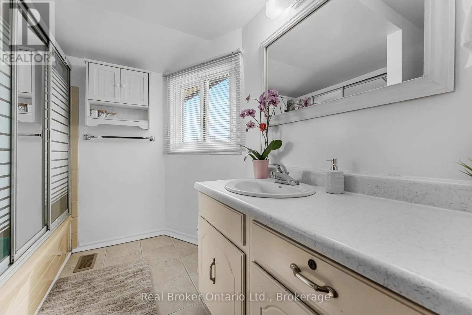 8 - 5982 DUNN STREET #8