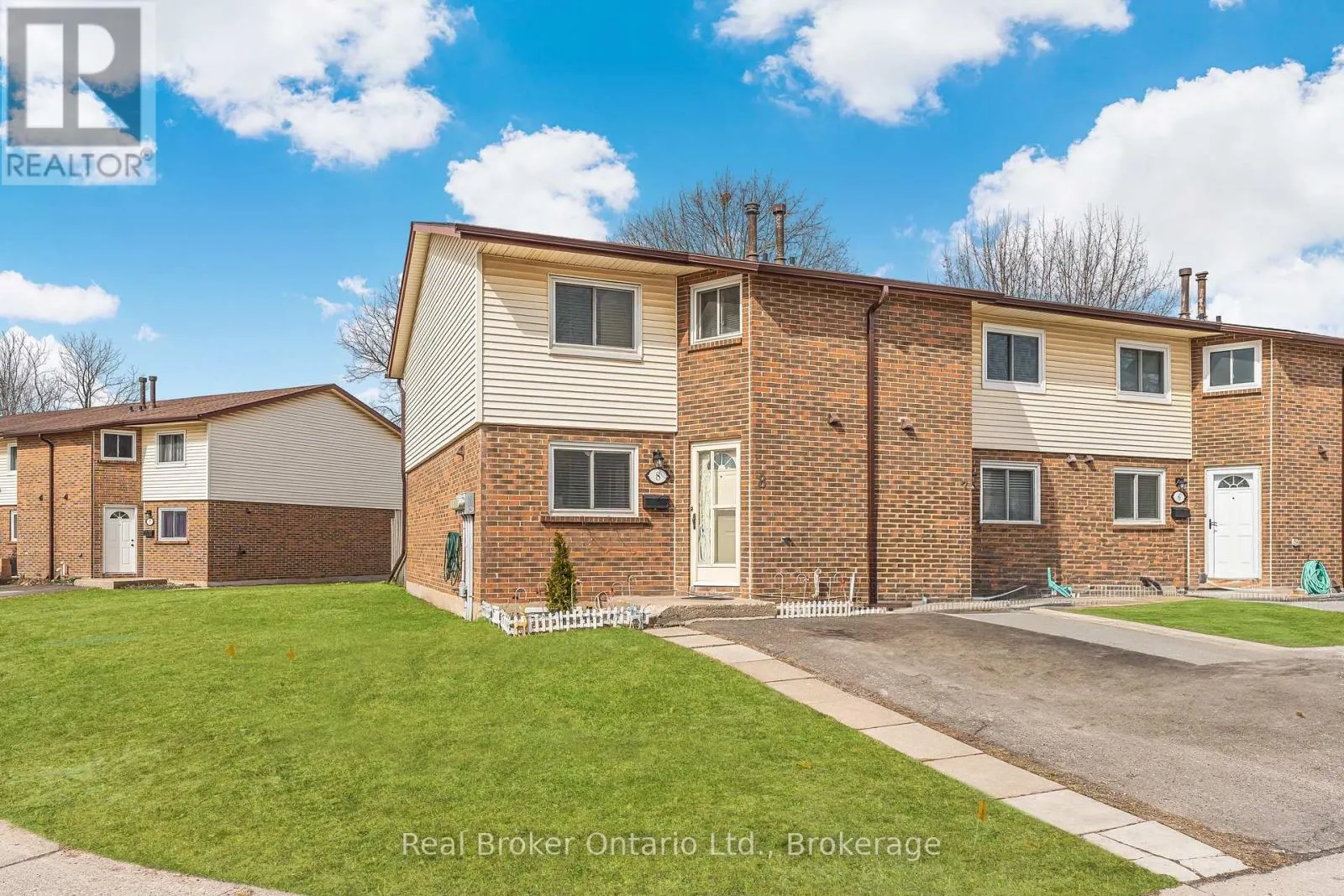 8 - 5982 DUNN STREET #8