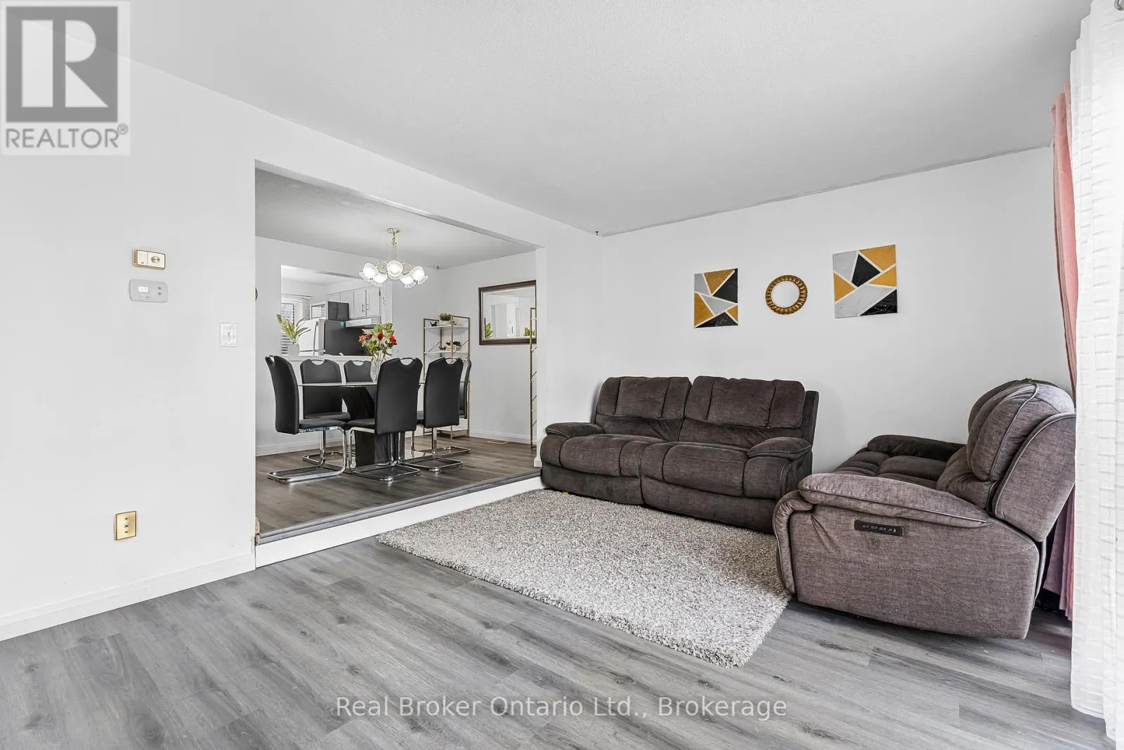 8 - 5982 DUNN STREET #8