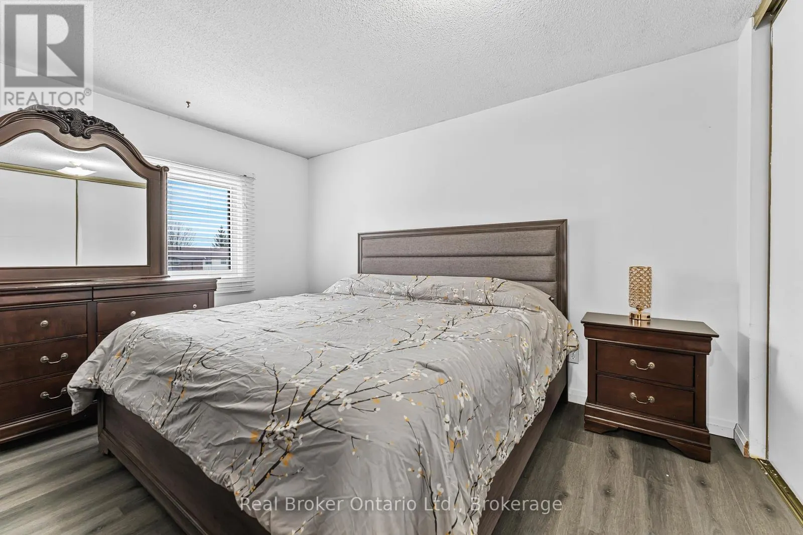 8 - 5982 DUNN STREET #8