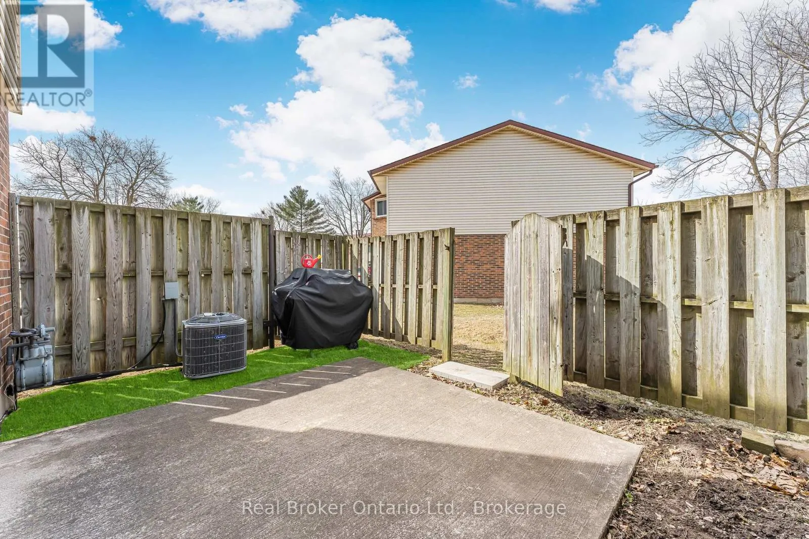 8 - 5982 DUNN STREET #8