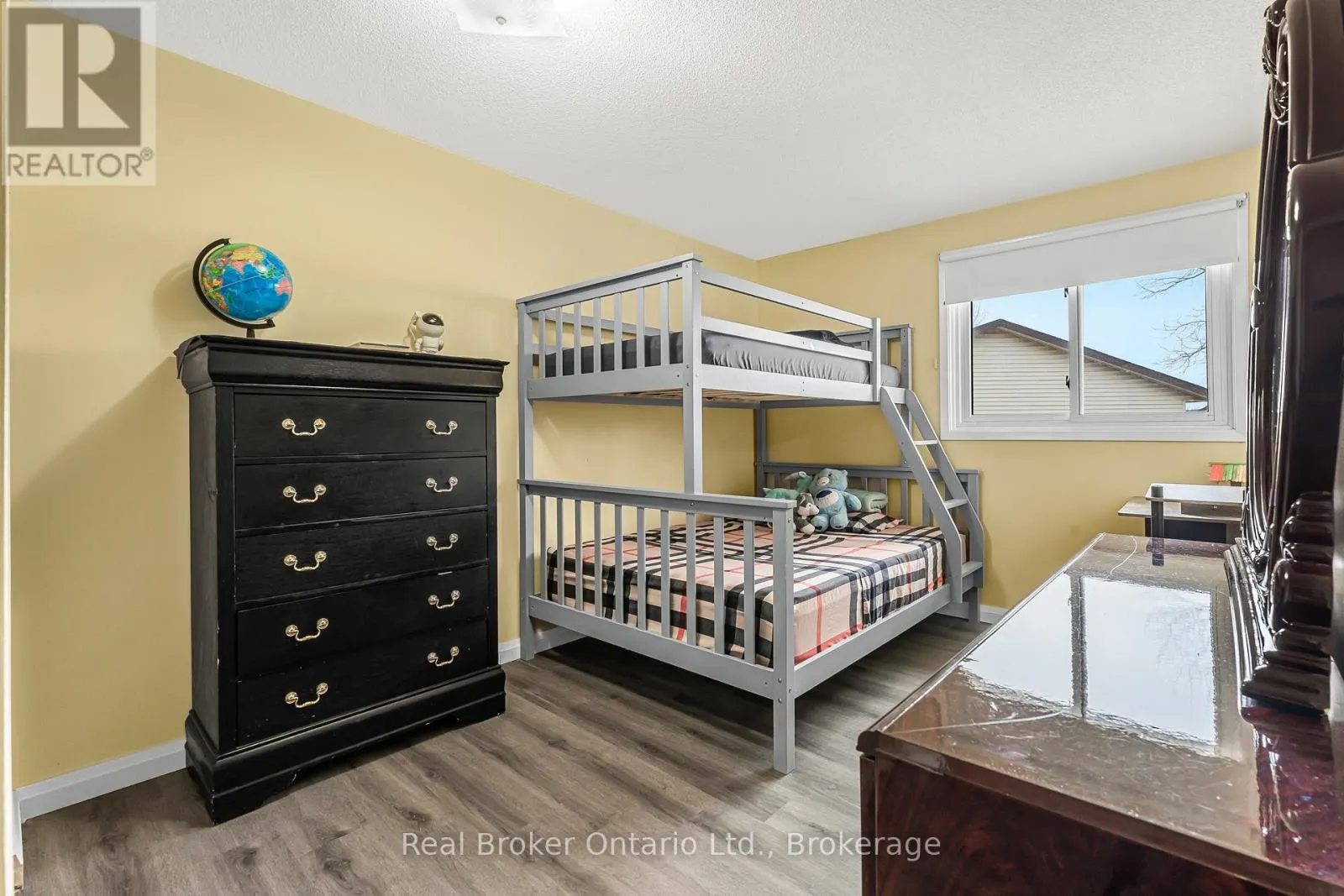 8 - 5982 DUNN STREET #8