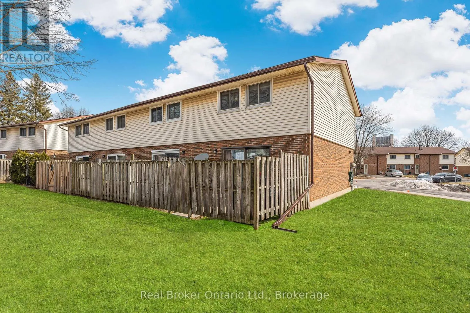 8 - 5982 DUNN STREET #8