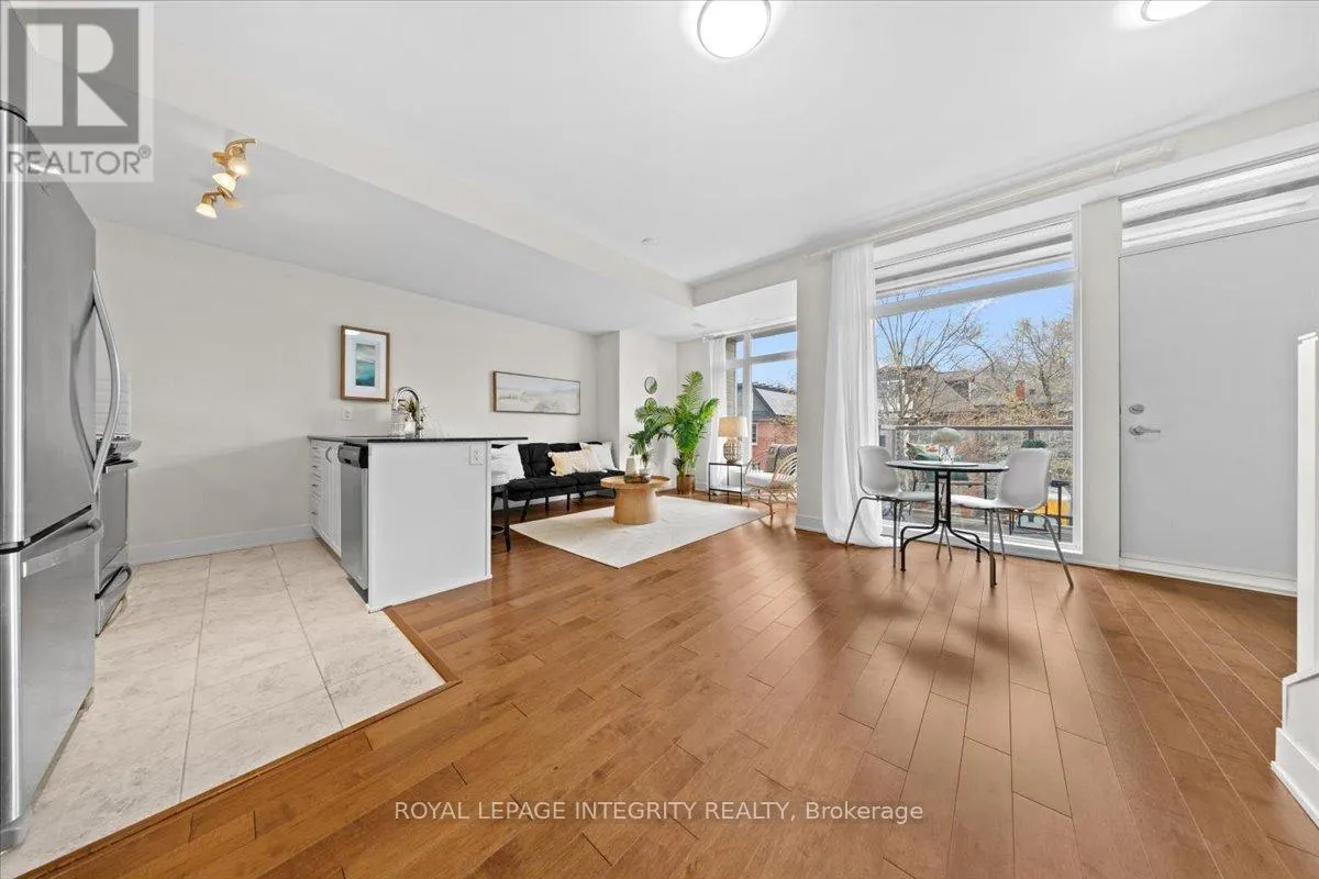 9 - 78 HOLMWOOD AVENUE