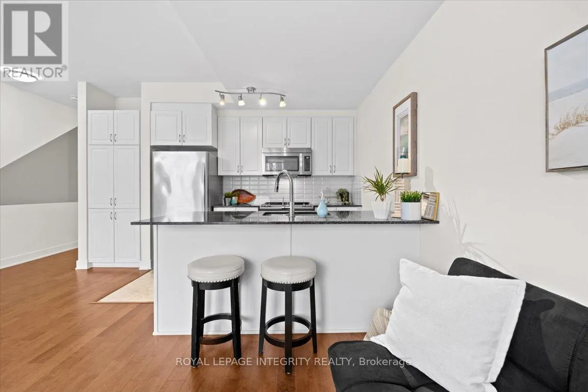 9 - 78 HOLMWOOD AVENUE