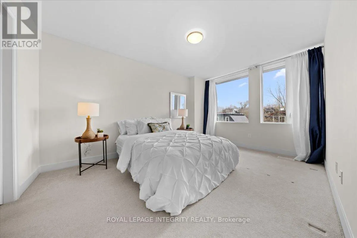 9 - 78 HOLMWOOD AVENUE