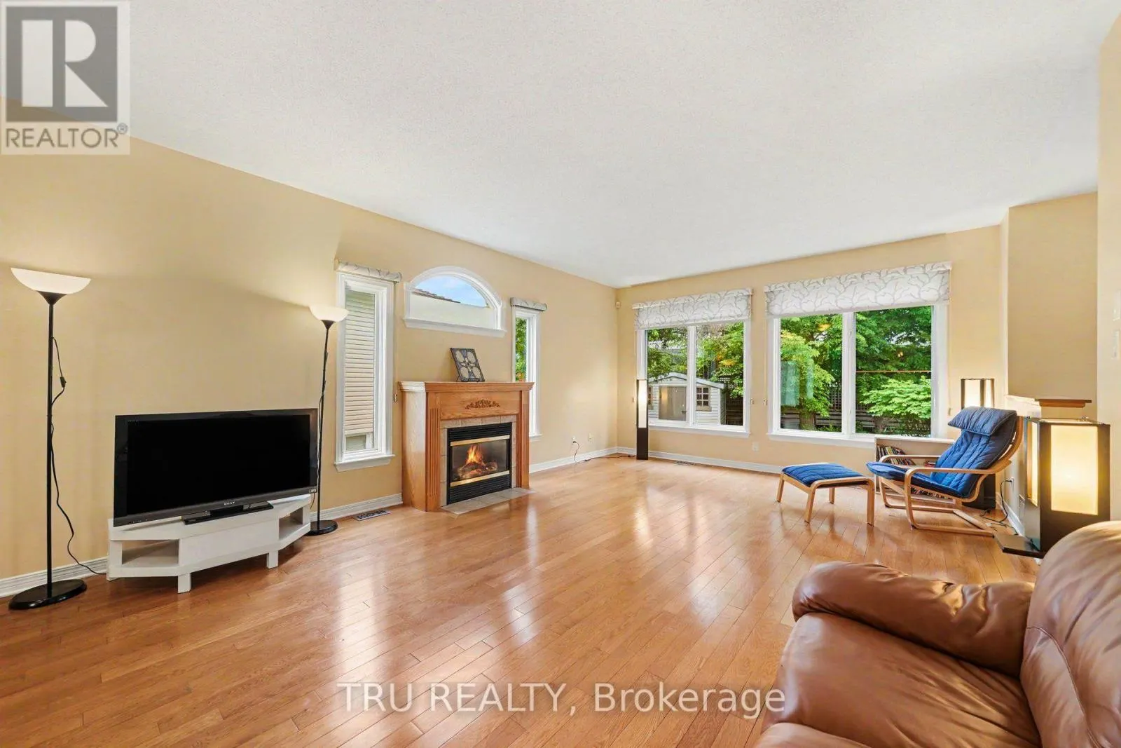 4082 OTTER TAIL CRESCENT