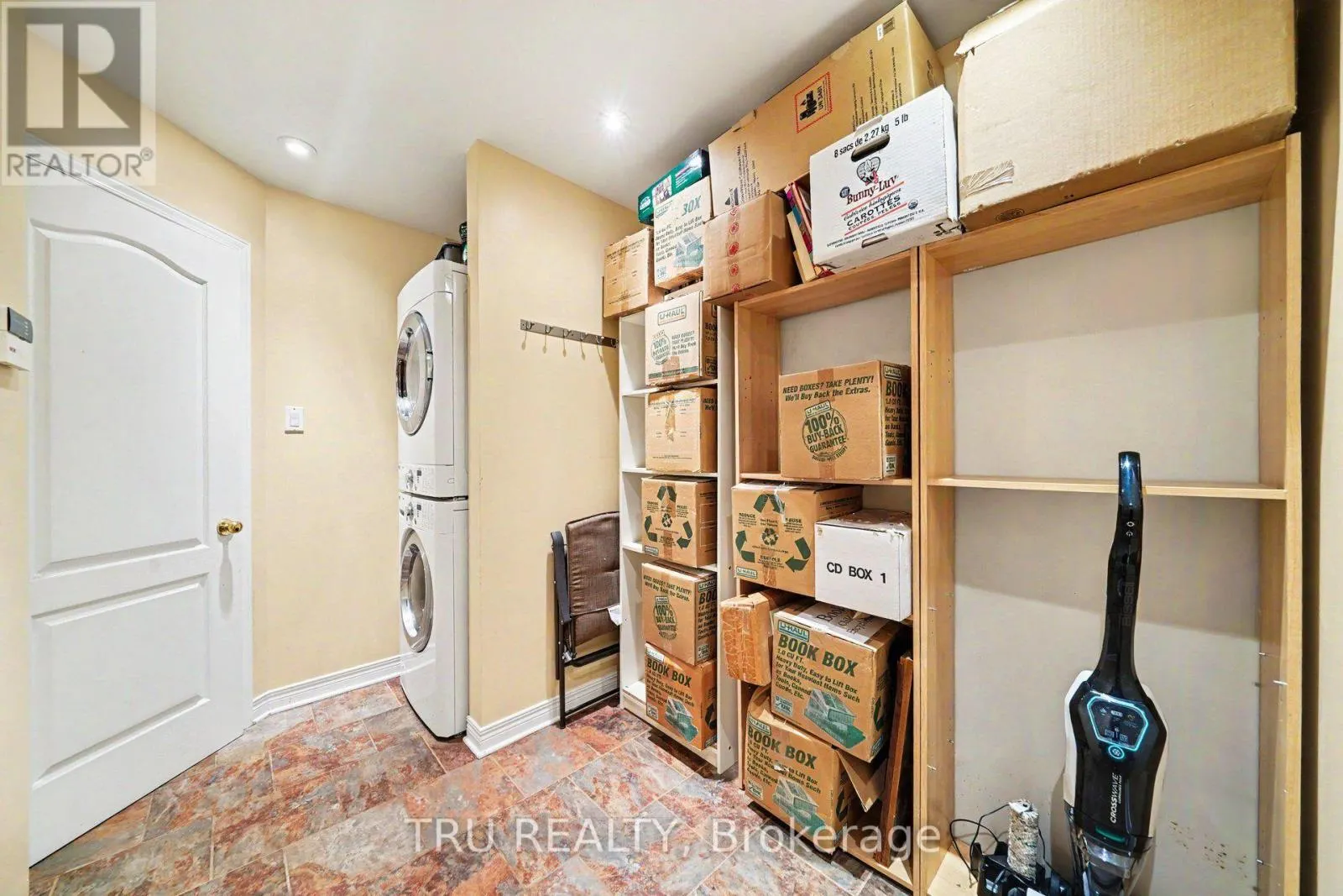 4082 OTTER TAIL CRESCENT