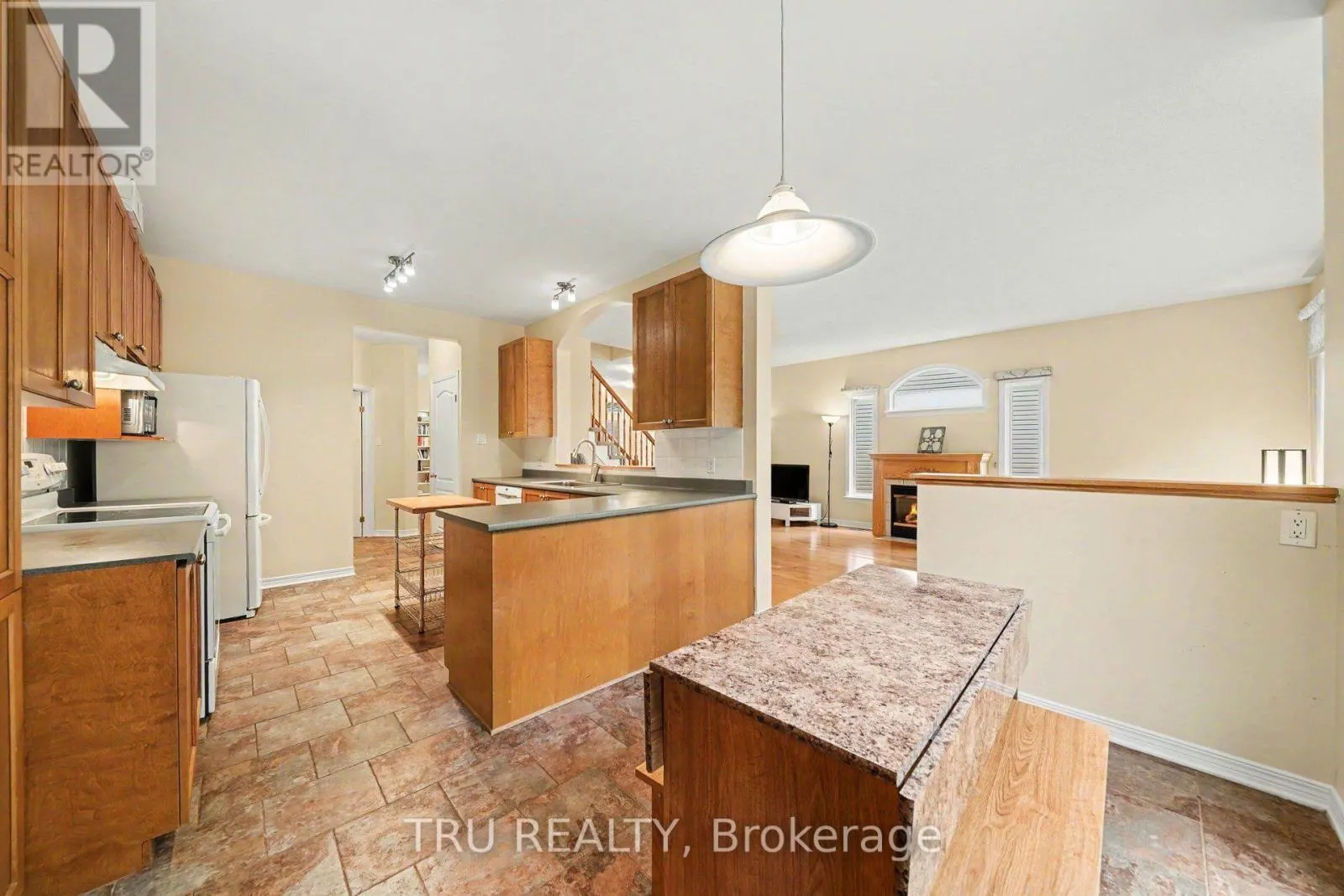 4082 OTTER TAIL CRESCENT