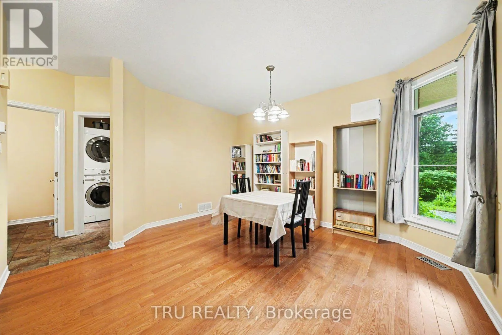 4082 OTTER TAIL CRESCENT