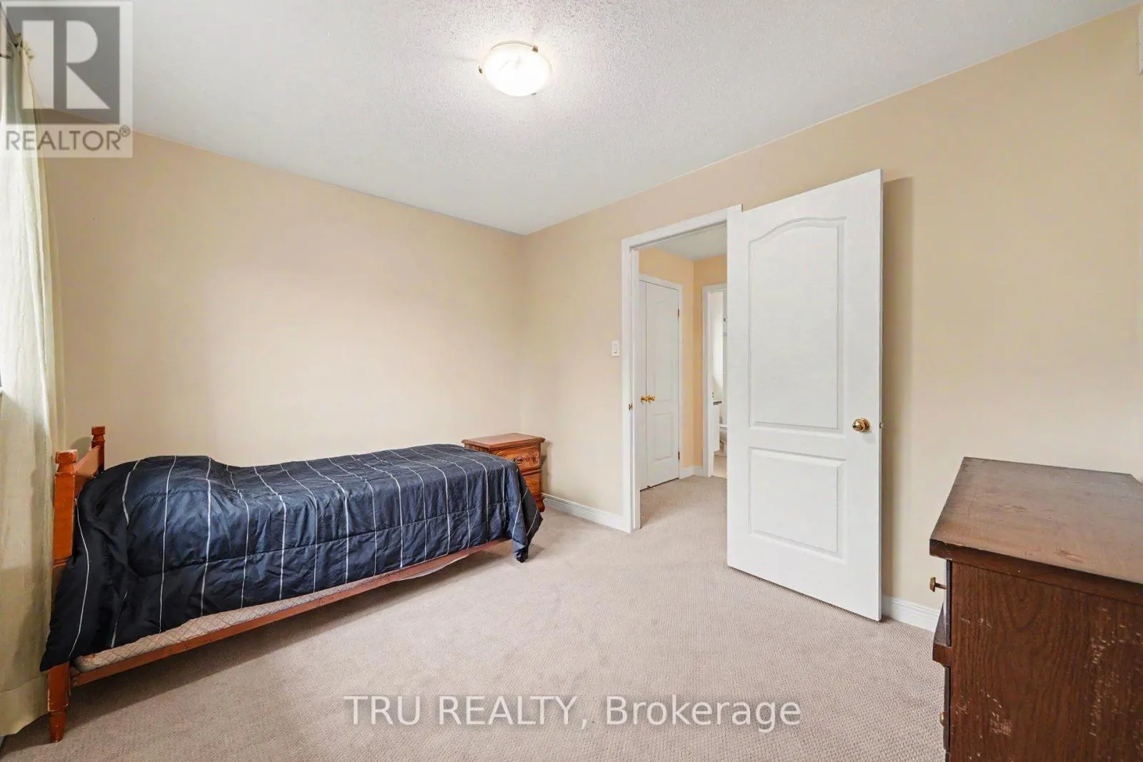 4082 OTTER TAIL CRESCENT