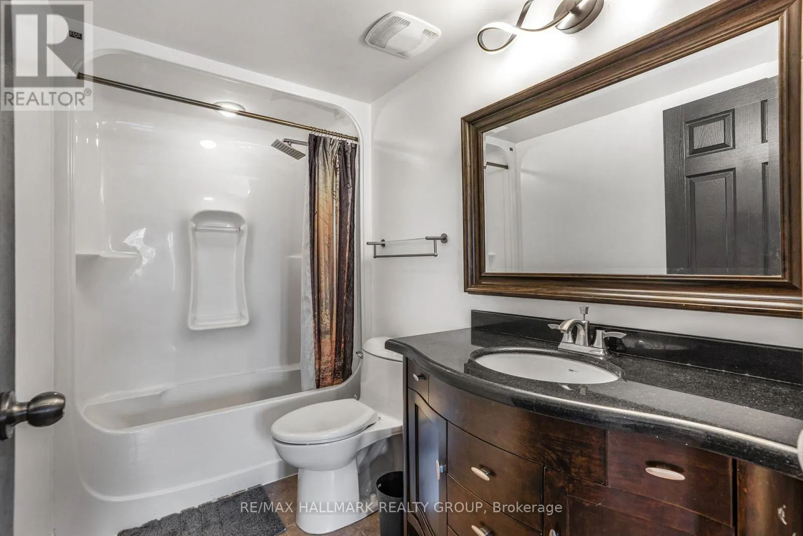 302 - 1005 LAURIER STREET