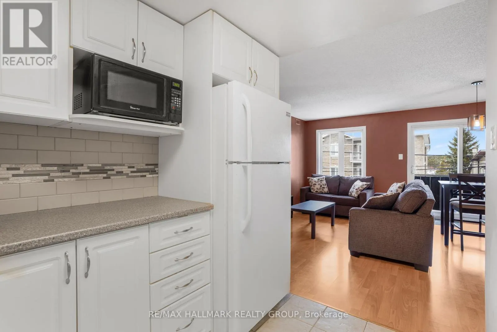 302 - 1005 LAURIER STREET