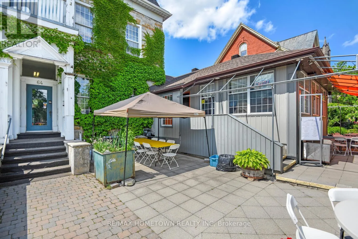 64 KING STREET E