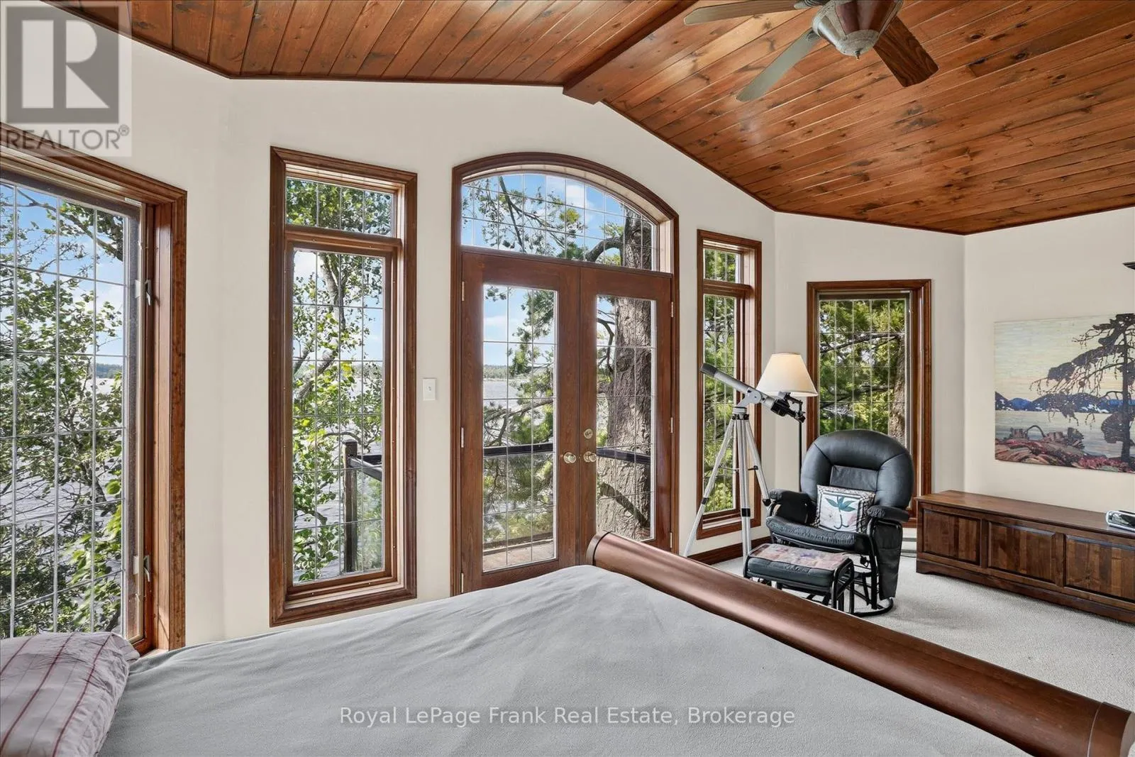1550 ISLAND 85 STONEY LAKE