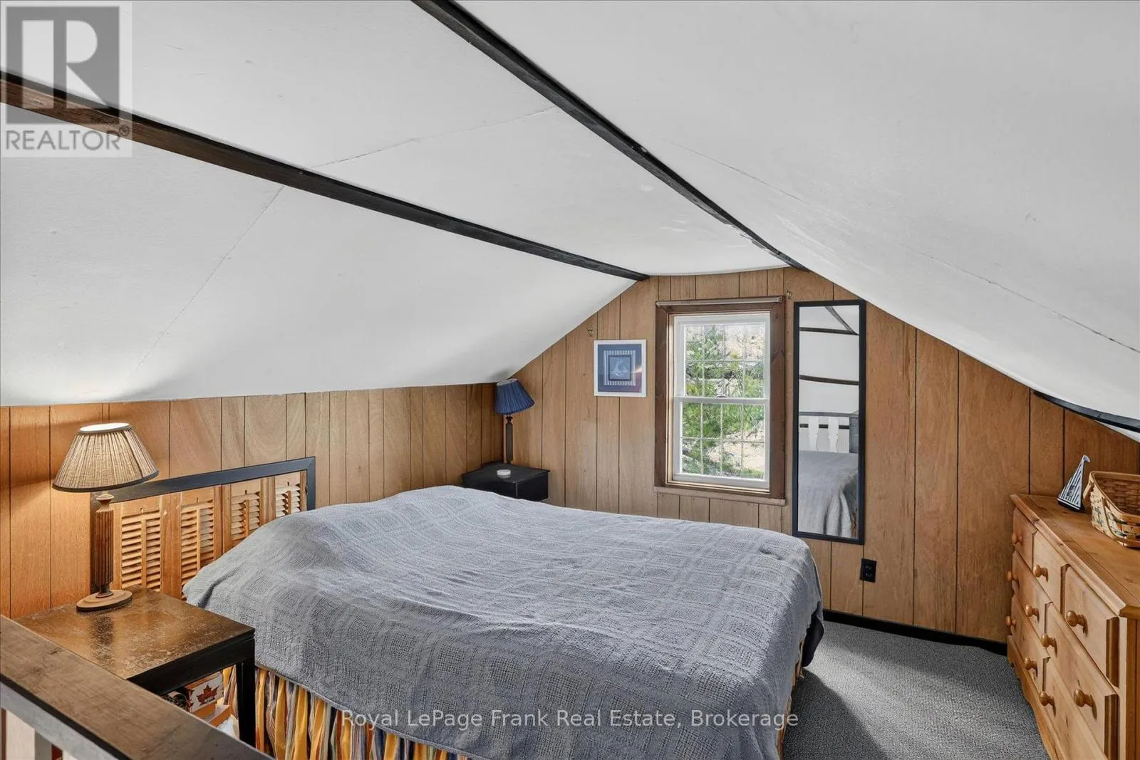 1550 ISLAND 85 STONEY LAKE