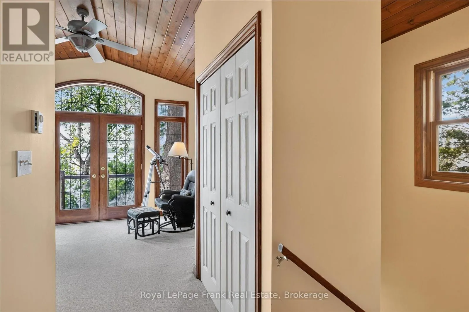 1550 ISLAND 85 STONEY LAKE