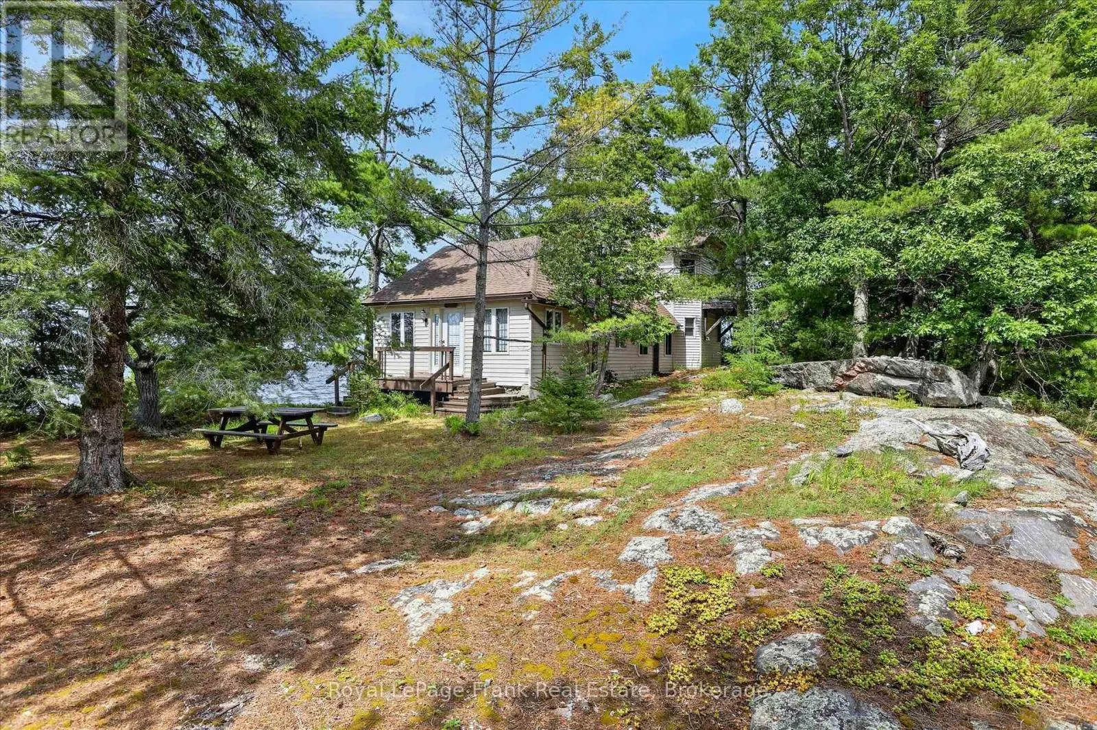 1550 ISLAND 85 STONEY LAKE