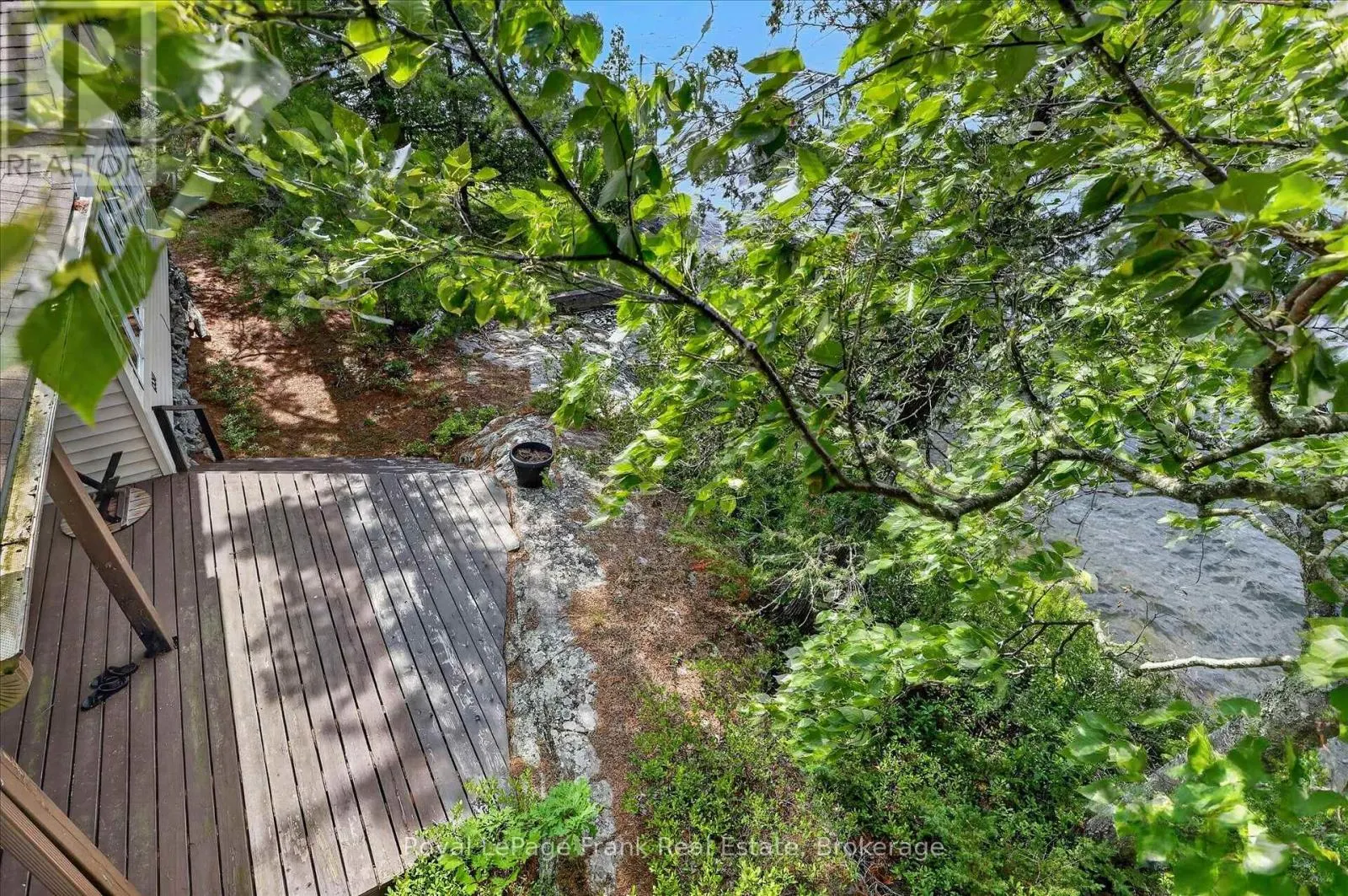 1550 ISLAND 85 STONEY LAKE