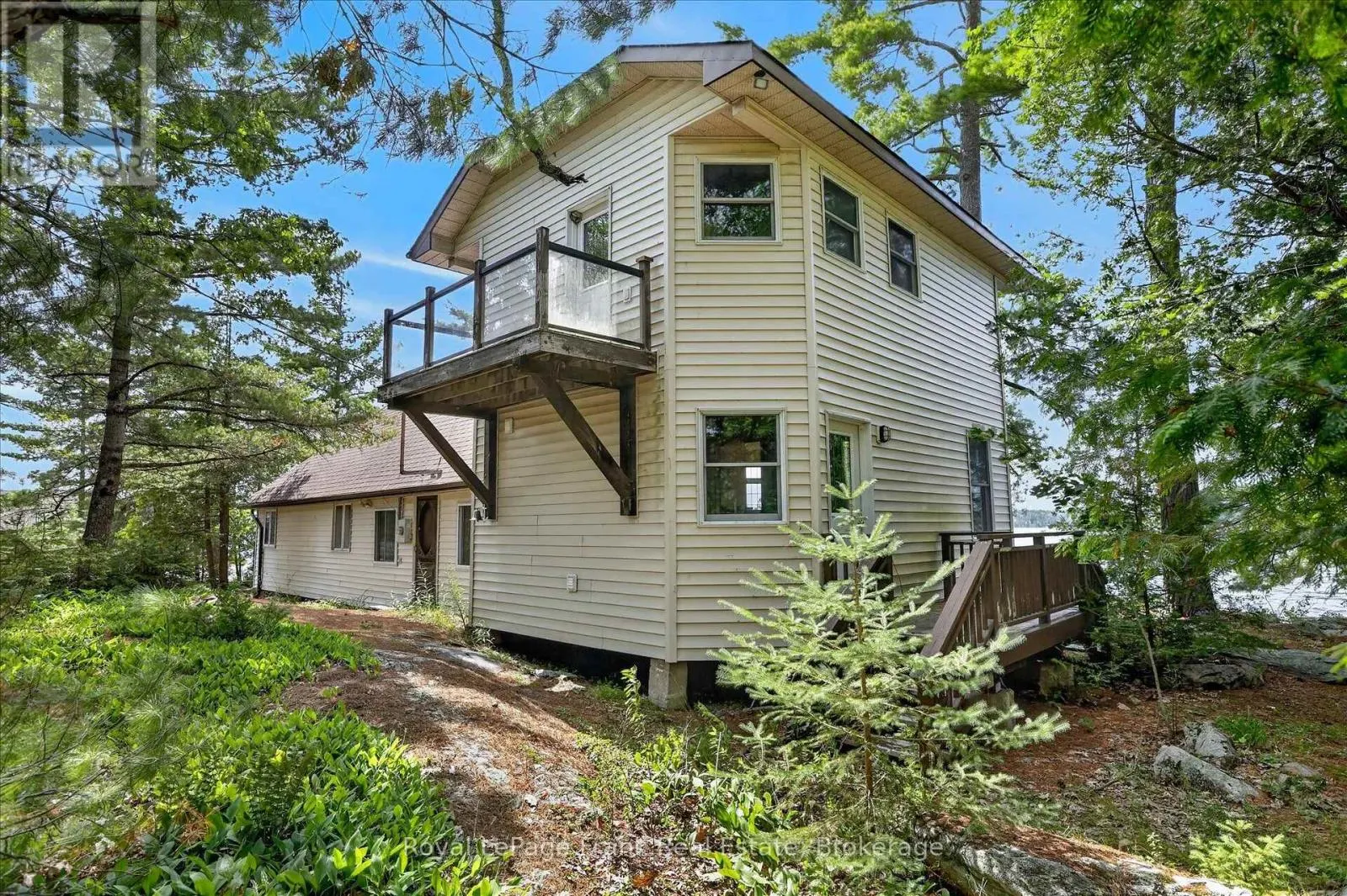 1550 ISLAND 85 STONEY LAKE
