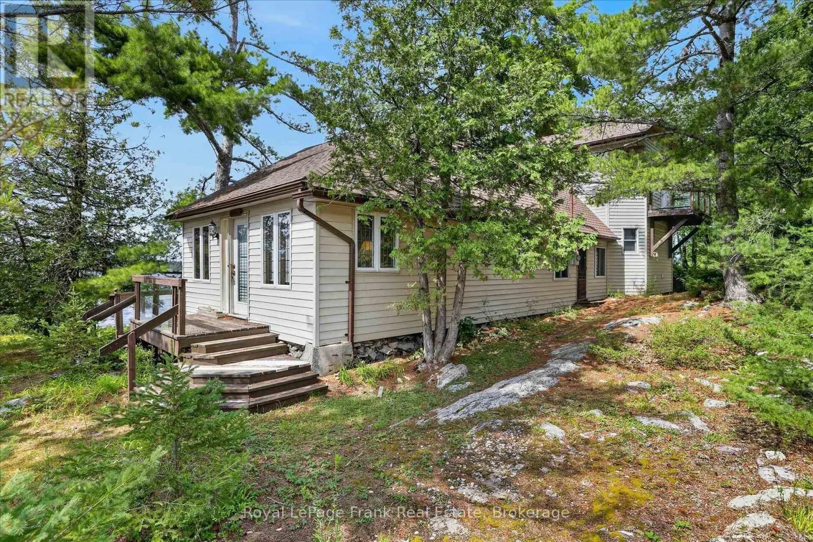 1550 ISLAND 85 STONEY LAKE