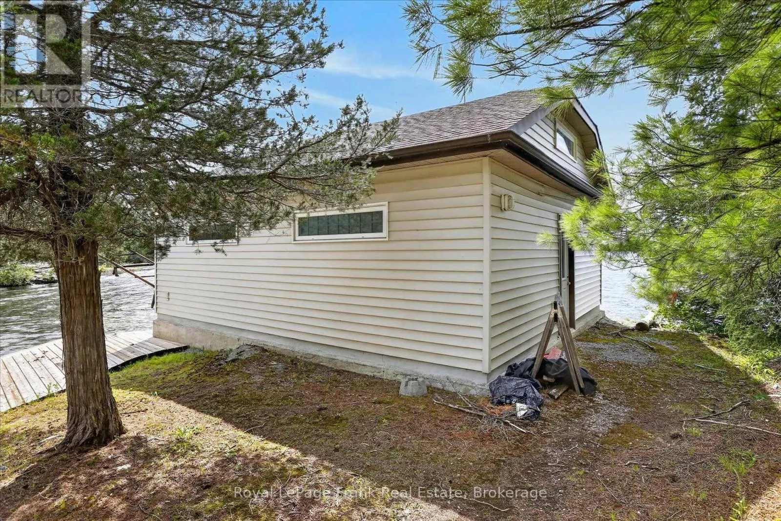 1550 ISLAND 85 STONEY LAKE