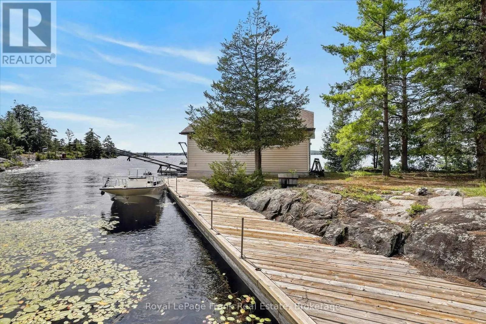 1550 ISLAND 85 STONEY LAKE