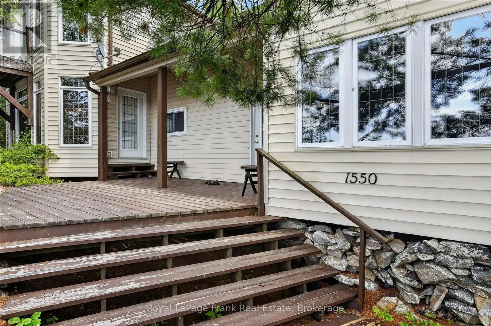 1550 ISLAND 85 STONEY LAKE