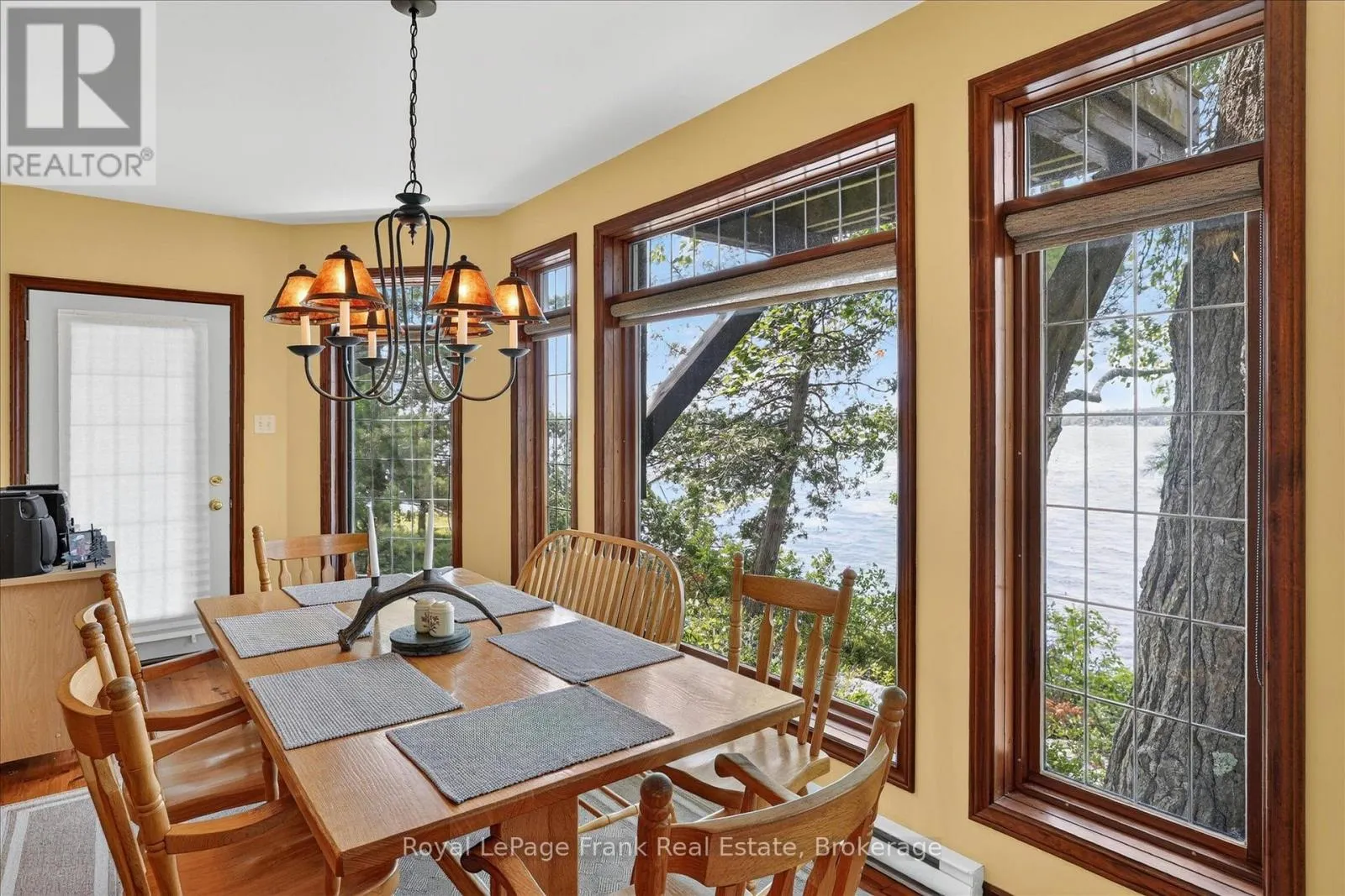1550 ISLAND 85 STONEY LAKE