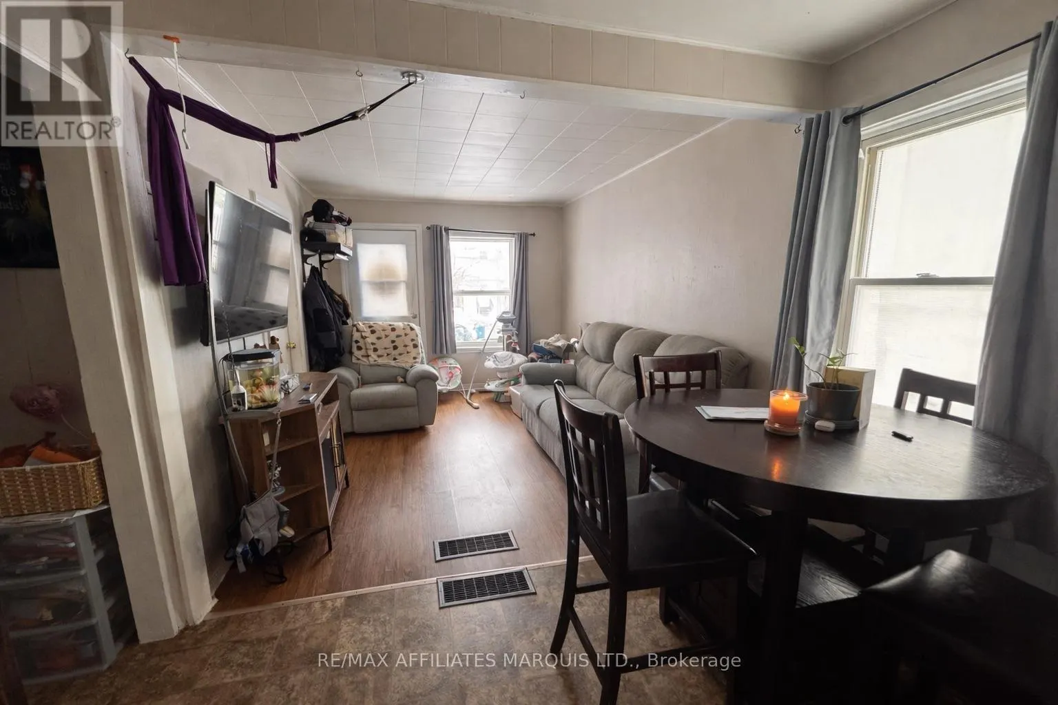 120-120A GUY STREET