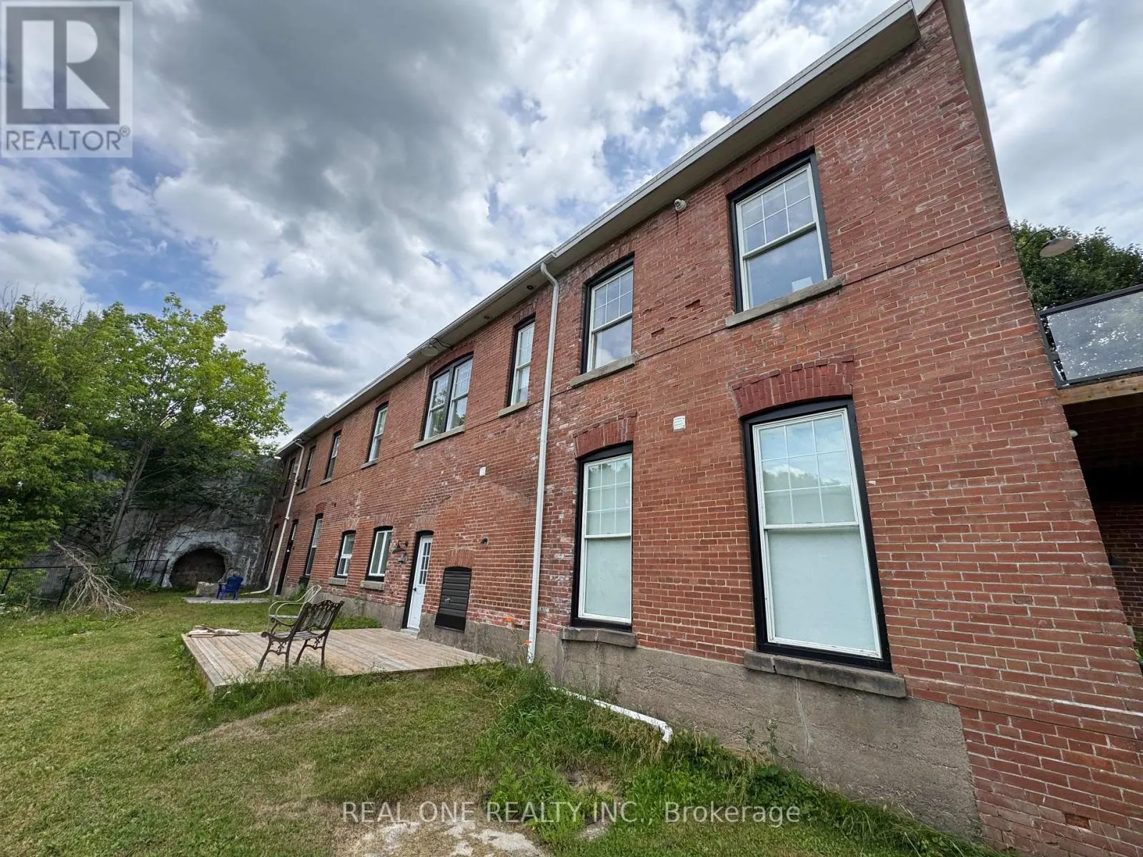 145 SYPLES STREET