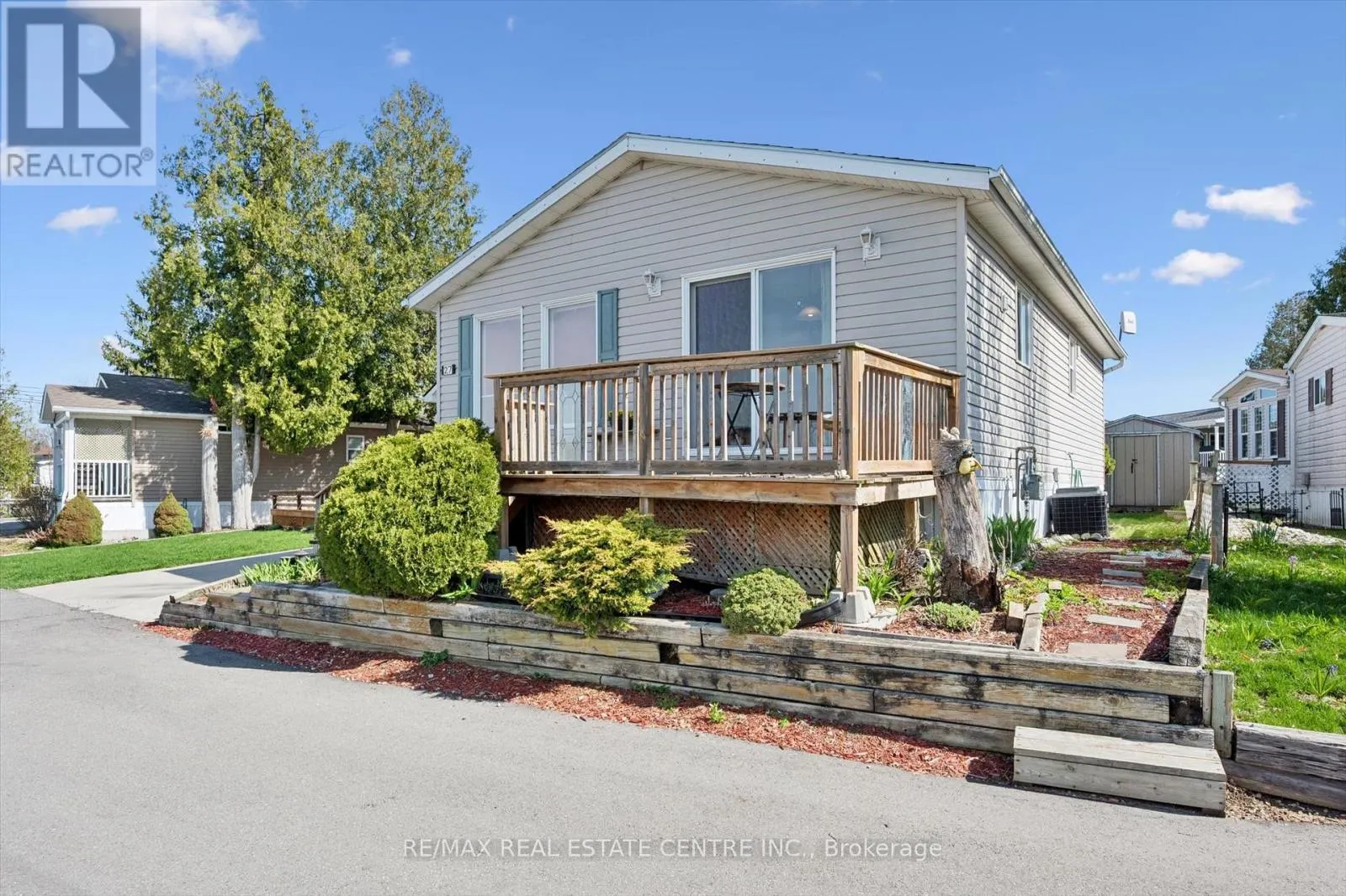 27 TRILLIUM BEACH PVT DRIVE
