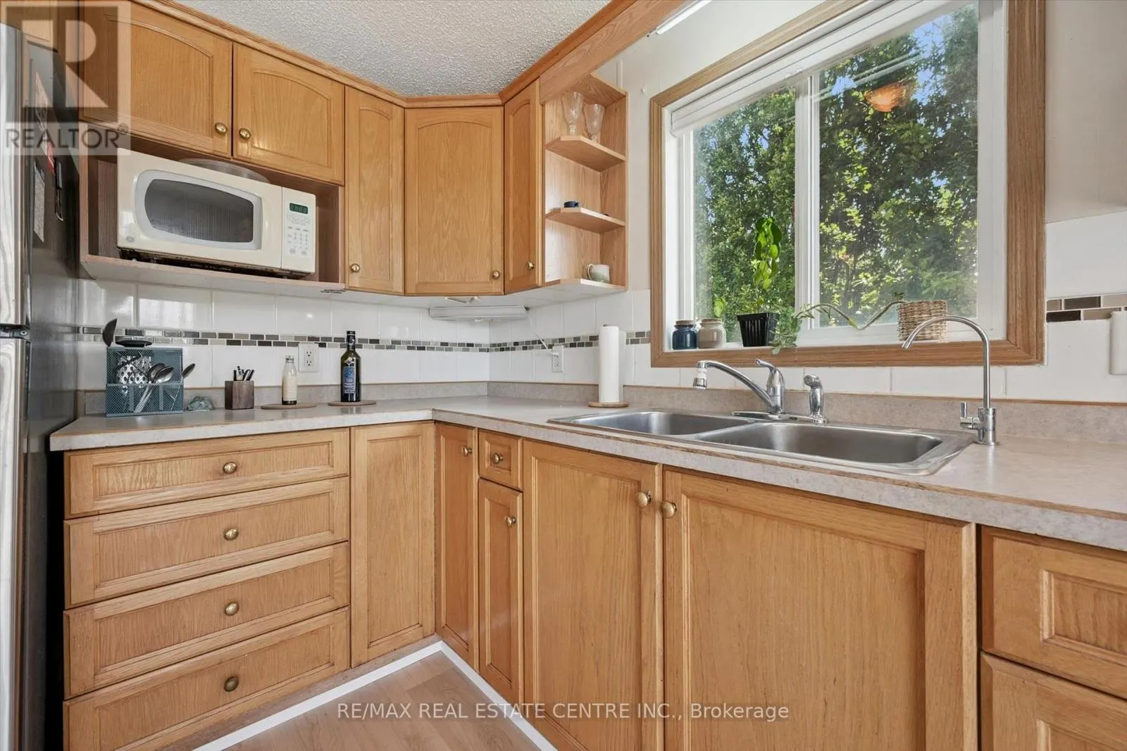 27 TRILLIUM BEACH PVT DRIVE