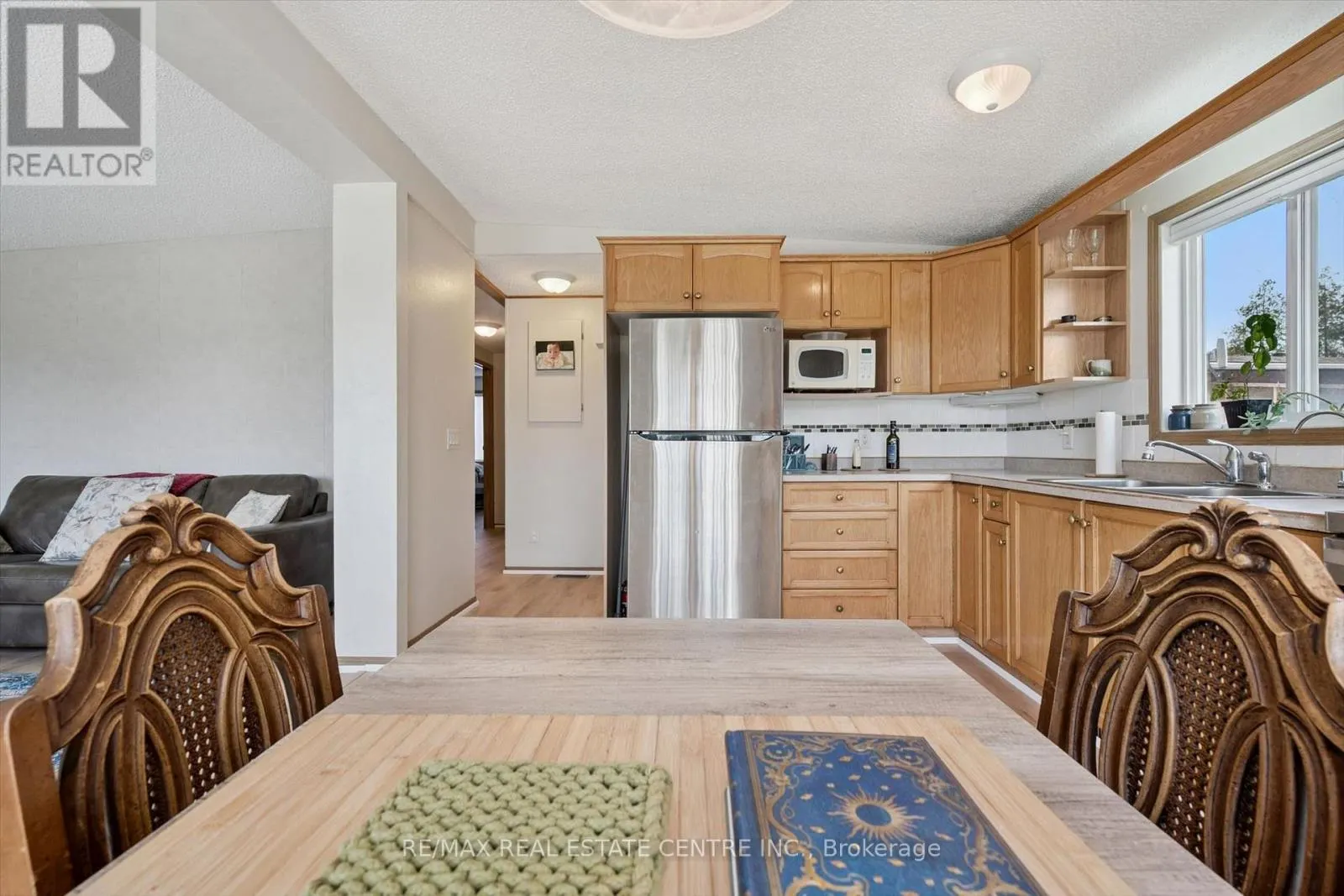 27 TRILLIUM BEACH PVT DRIVE