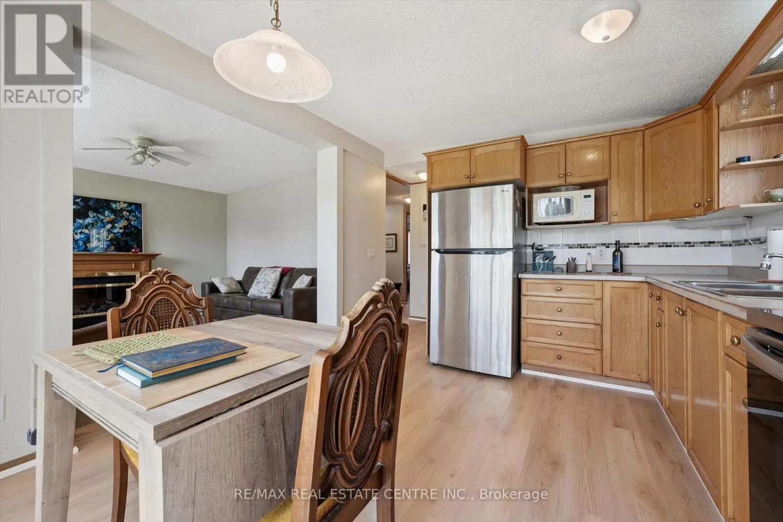 27 TRILLIUM BEACH PVT DRIVE