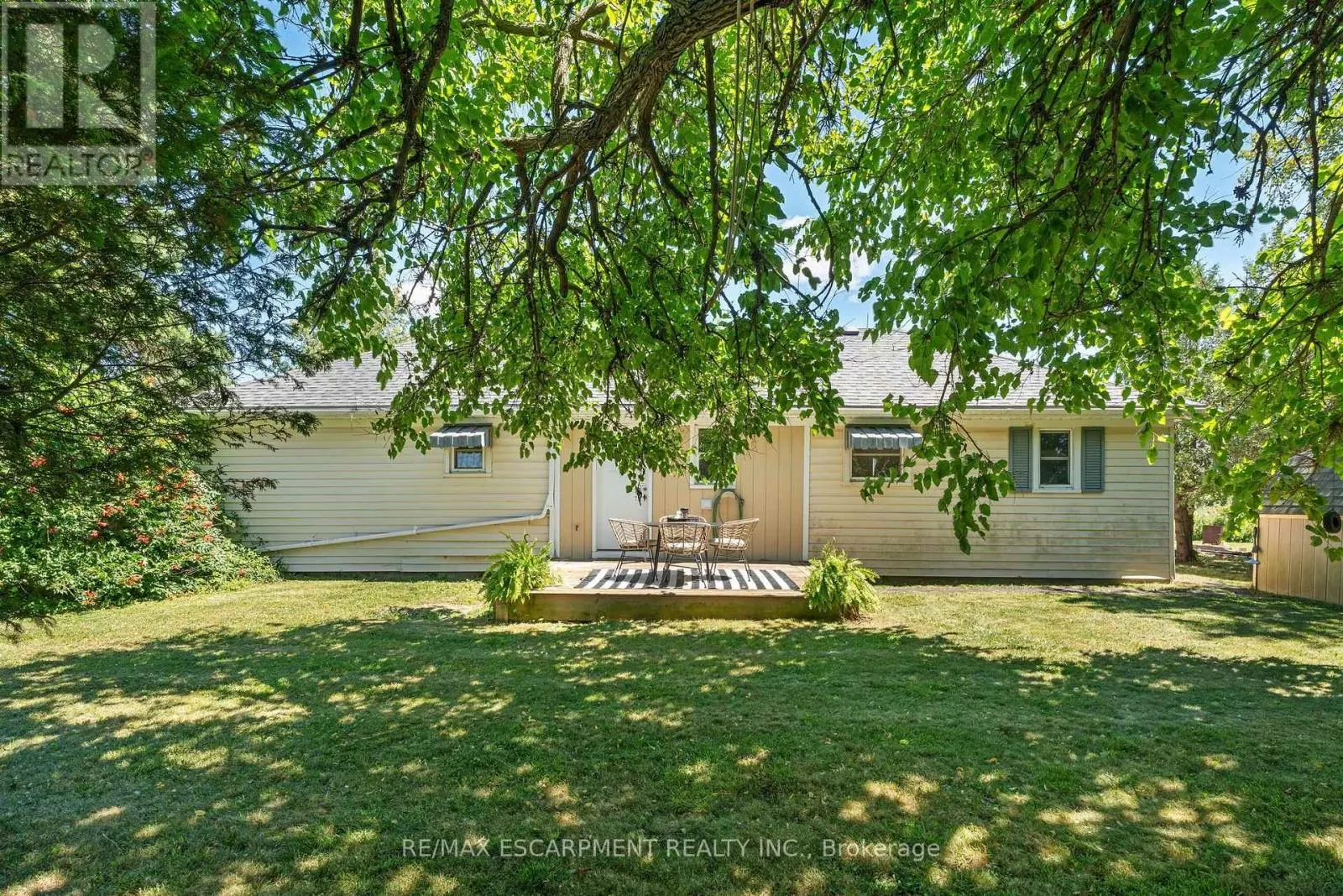 3 BOUSFIELD LANE